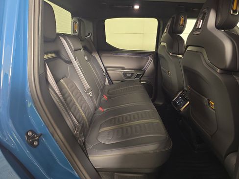 Used 2022 Rivian R1T Adventure image 22