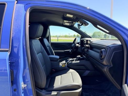 Certified 2025 Chevrolet Colorado Trail Boss AWD/4WD image 11