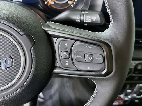 Used 2025 Jeep Wrangler Unlimited Sport AWD/4WD image 21
