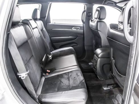 Used 2018 Jeep Grand Cherokee Altitude RWD image 34