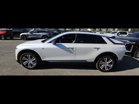 Used 2024 Cadillac Lyriq Tech w/ Driver Assist Package RWD image 9