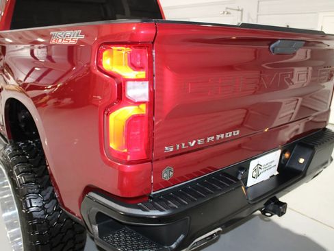 Used 2020 Chevrolet Silverado 1500 LT Trail Boss image 10
