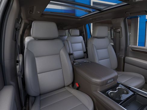 New 2026 Chevrolet Suburban Z71 w/ Comfort Package image 16