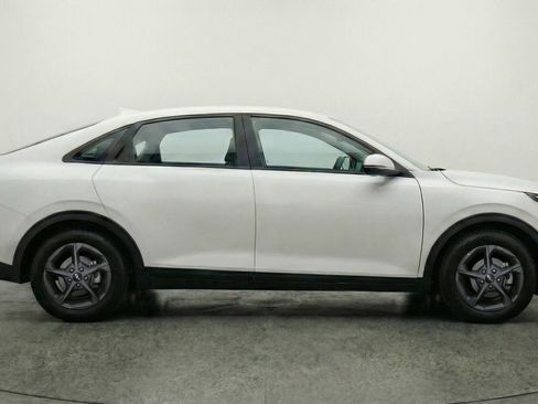 Used 2025 Kia K4 LXS image 11