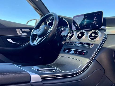 Used 2022 Mercedes-Benz GLC 300 4MATIC image 10
