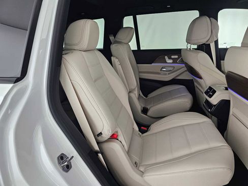 New 2026 Mercedes-Benz GLS 580 4MATIC image 12
