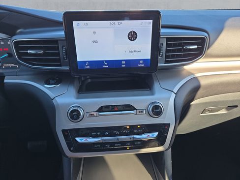 Certified 2022 Ford Explorer XLT w/ Equipment Group 202A image 17