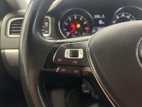 Used 2018 Volkswagen Jetta SE image 10