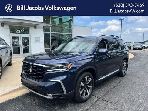Used 2024 Honda Pilot Touring image 1