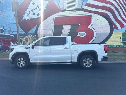 Used 2025 GMC Sierra 1500 SLE w/ X31 Off-Road Package AWD/4WD image 3