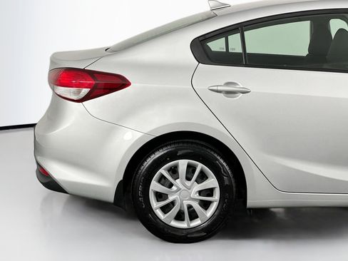 Used 2018 Kia Forte LX image 42
