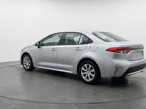 Used 2025 Toyota Corolla LE image 6