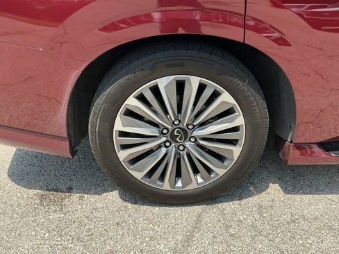 Used 2025 INFINITI QX80 Sensory AWD/4WD image 10