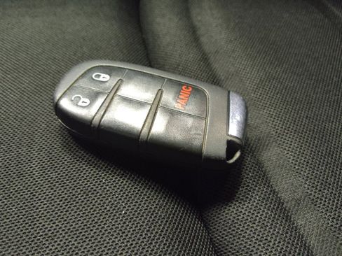 Used 2019 Jeep Renegade Latitude image 32