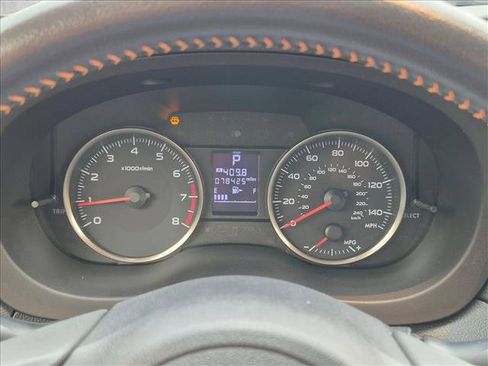 Used 2017 Subaru Crosstrek 2.0i Premium w/ Moonroof Package AWD/4WD image 11