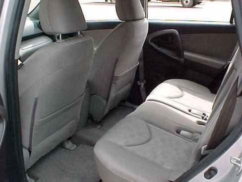 Used 2009 Toyota RAV4 4WD image 8