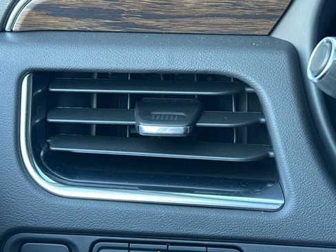 Used 2024 Chevrolet Tahoe Premier w/ Advanced Technology Package image 28