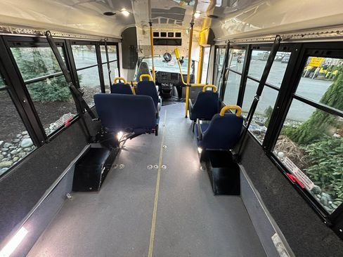 Used 2014 Chevrolet Express 3500 image 10