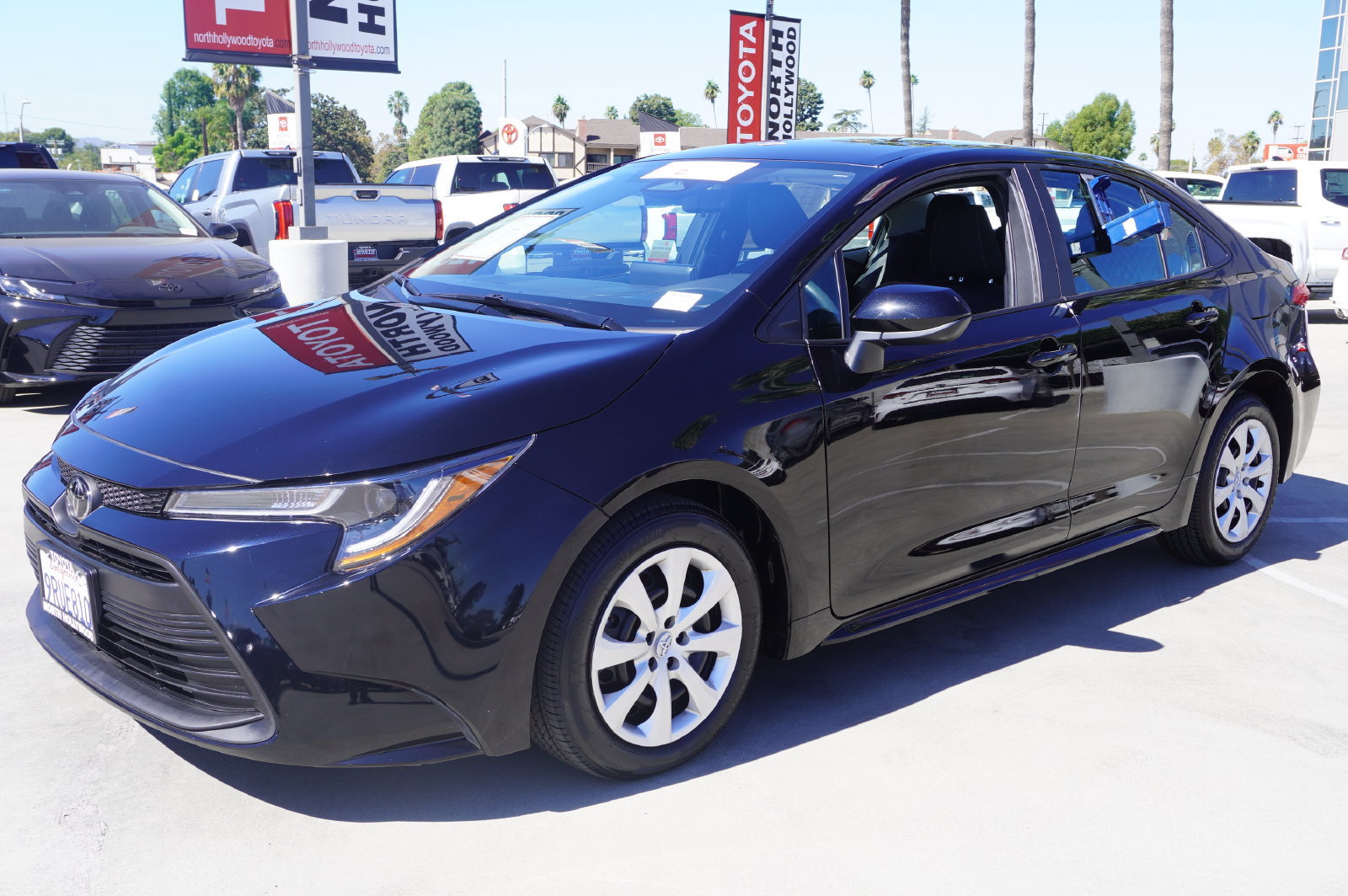 Certified 2025 Toyota Corolla LE FWD image 4