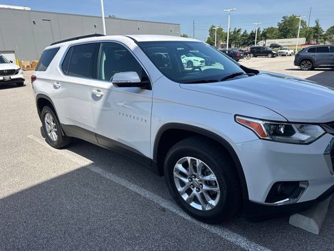 Used 2020 Chevrolet Traverse LT FWD image 3