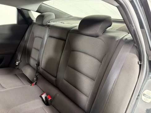 Used 2018 Chevrolet Malibu LT FWD image 18