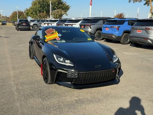 Used 2023 Toyota GR86 image 1