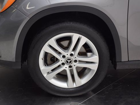 Used 2018 Mercedes-Benz GLA 250 4MATIC image 11