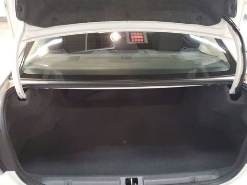 Used 2017 Subaru Impreza 2.0i Premium image 24