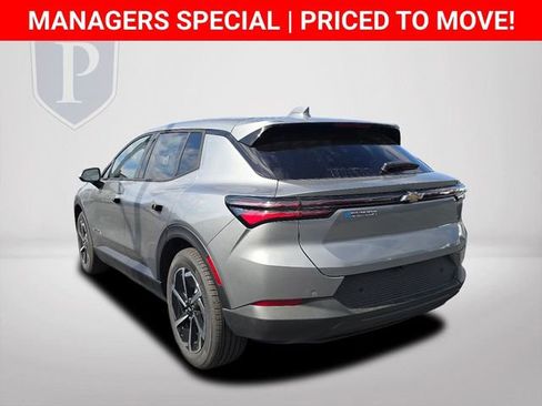 New 2026 Chevrolet Equinox EV LT image 8