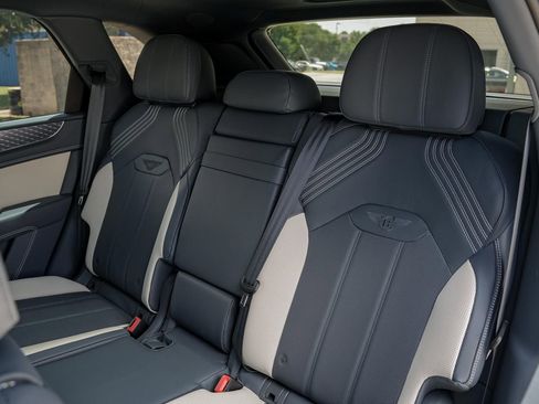 New 2025 Bentley Bentayga image 38