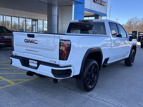 Used 2024 GMC Sierra 2500 AT4 w/ AT4 Premium Plus Package image 3