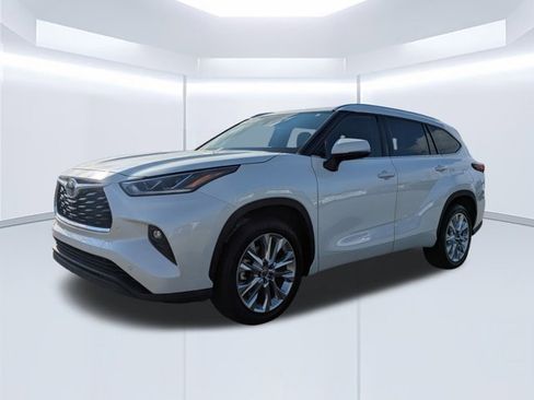 Used 2020 Toyota Highlander Limited image 7