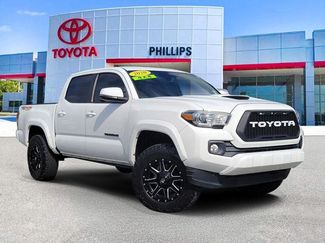 Used 2020 Toyota Tacoma TRD Sport video 1