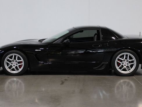 Used 2001 Chevrolet Corvette Z06 RWD image 26