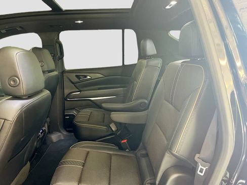 Used 2026 Chevrolet Traverse High Country FWD image 26