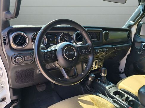 Used 2021 Jeep Wrangler Sport S image 13
