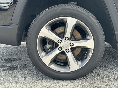 Used 2023 Jeep Grand Cherokee L Limited w/ Rear Seat Video Group I image 18