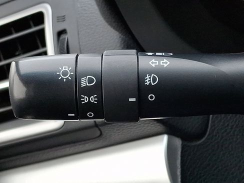 Used 2016 Subaru Crosstrek 2.0i Premium image 25