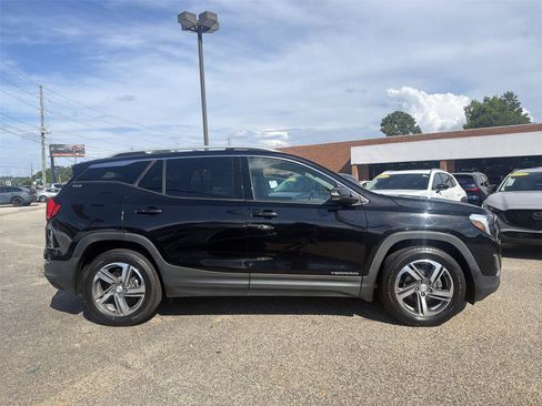 Used 2021 GMC Terrain SLT w/ Infotainment Package II FWD image 8
