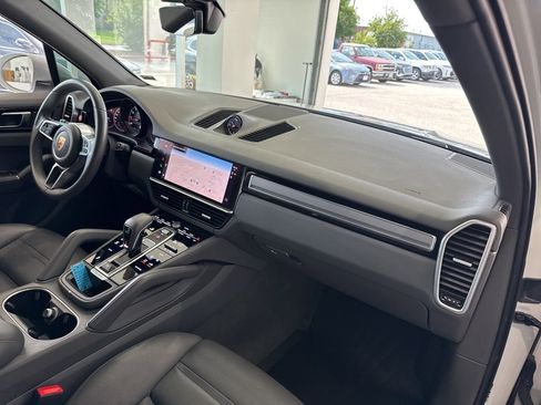 Used 2023 Porsche Cayenne Platinum Edition AWD/4WD image 53