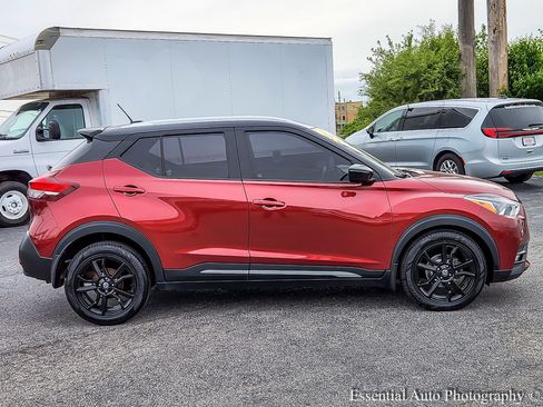 Used 2020 Nissan Kicks SR w/ SR Premium Package FWD image 6