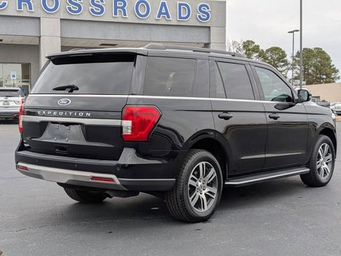 Certified 2022 Ford Expedition XLT image 2