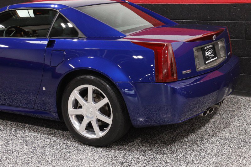 Used 2006 Cadillac XLR RWD image 25