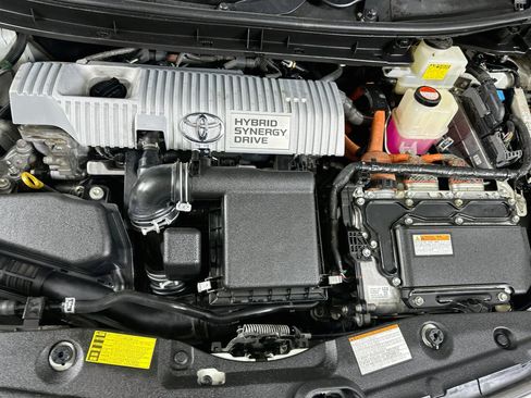 Used 2015 Toyota Prius Two FWD image 31