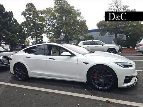Used 2026 Tesla Model S Plaid AWD/4WD image 1