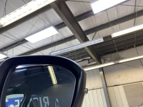 Used 2025 Nissan Rogue SL image 15