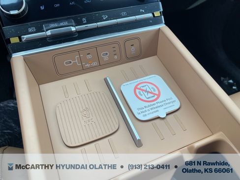 Used 2025 Hyundai Santa Fe Limited image 9