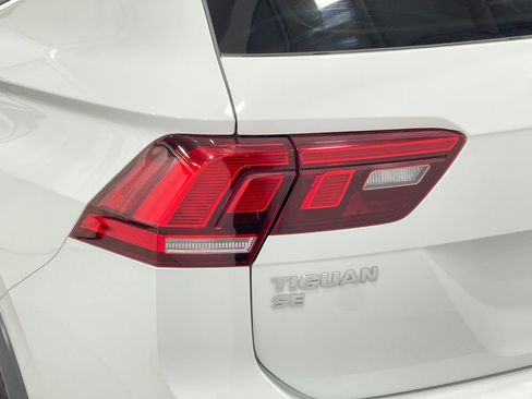 Used 2021 Volkswagen Tiguan SE R-Line image 33