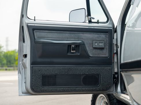 Used 1991 Dodge D/W Truck 350 image 32