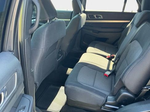 Used 2018 Ford Explorer XLT w/ Equipment Group 201A AWD/4WD image 14